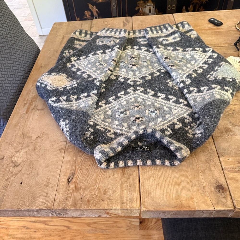 Gucci Gray and Cream Patterned Sweater - Picture 4 of 7